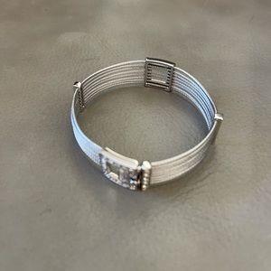 Bracelet in metal mesh wires